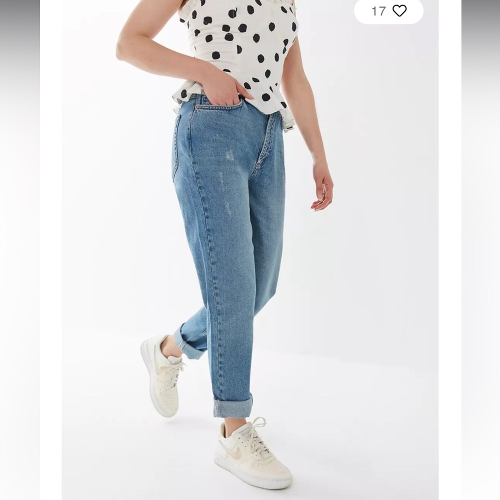 BDG/Urban Outfitters High-Waisted Mom Jean – Light Wash
